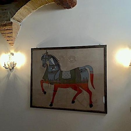 Appartement L'Arco Romano à Foligno Extérieur photo